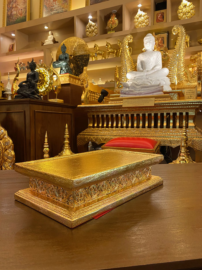 ฐานพระไม้ ลงรักปิดทอง ขนาด 30cm*18cm*7cm
สุดยอดงานหัตถ์กรรม ช่างช่างฝีมือมือ ผู้ชำนาญการ  ราคา 600 บาท