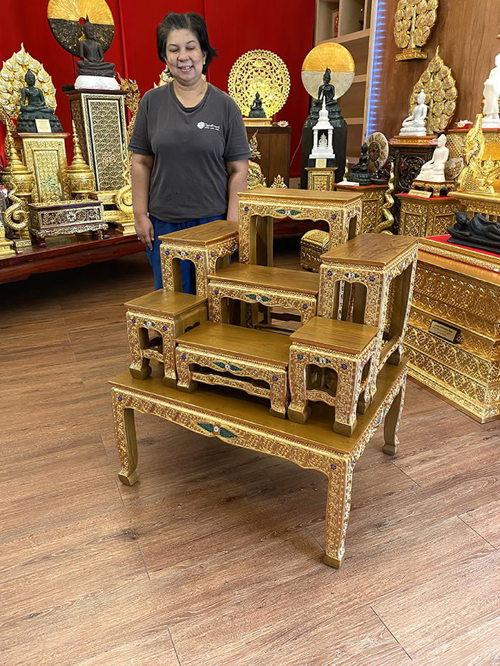 โต๊ะหมู่บูชา ไม้สักแท้ทั้งชุด ราคา 9900 บาท