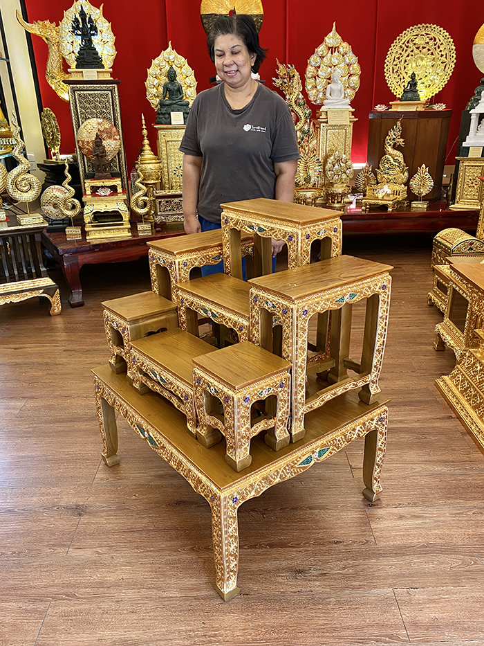 โต๊ะหมู่บูชา ไม้สักแท้ทั้งชุด ราคา 9900 บาท