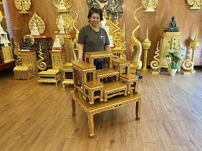 โต๊ะหมู่บูชา ไม้สักแท้ทั้งชุด ราคา 9900 บาท