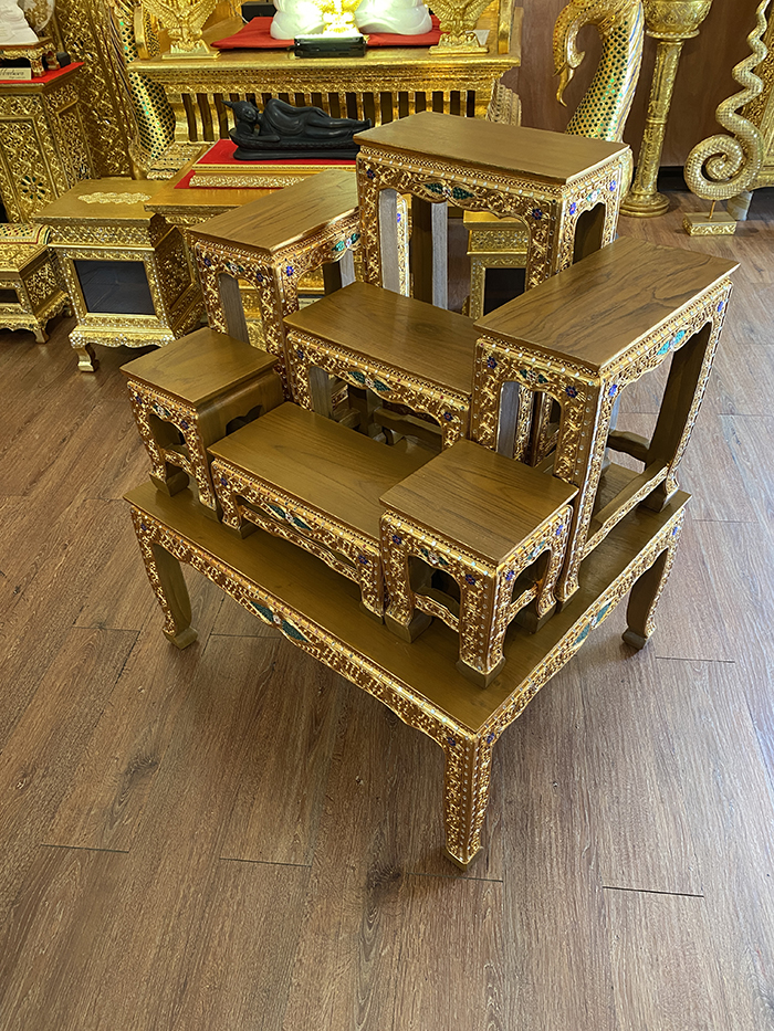 โต๊ะหมู่บูชา ไม้สักแท้ทั้งชุด ราคา 9900 บาท