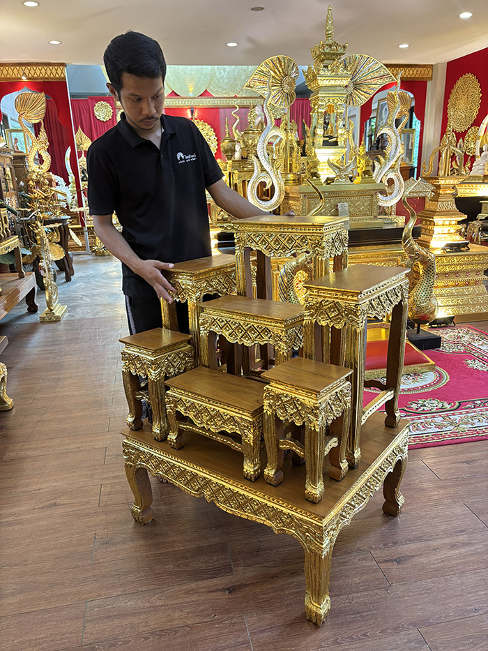 เสริมความเลอค่า ให้กับห้องพระที่บ้าน ด้วยงาน โต๊ะหมู่บูชาพระไม้สักแท้หลังนี้